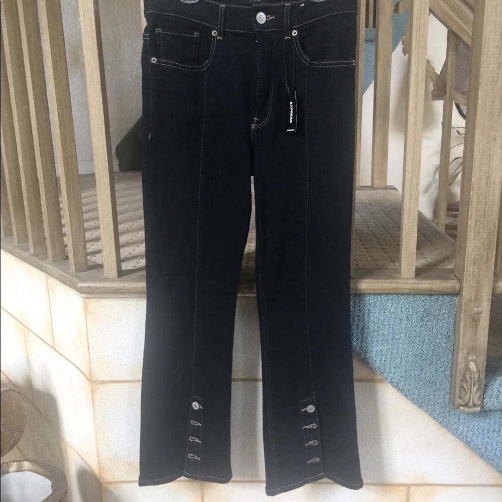 Express Denim cropped baby flare   Brand new! Sz 6